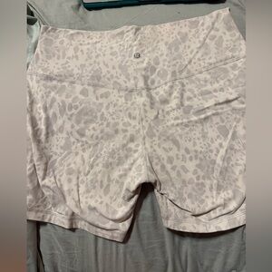 lululemon athletica Women's Patterned Cream Shorts